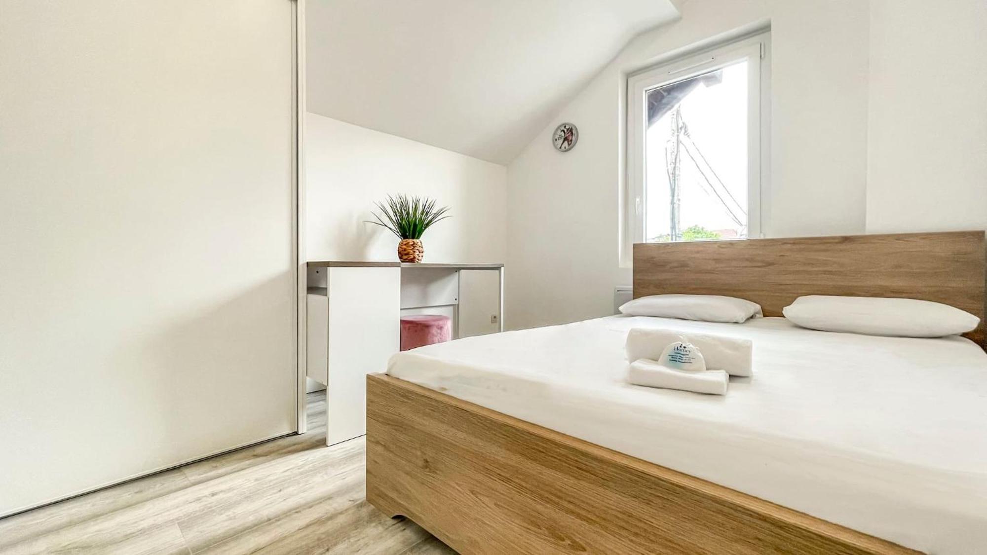 Homey Sakine- Proche Centre- Netflix- Wifi Cluses Εξωτερικό φωτογραφία